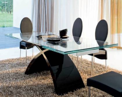 Обеденный стол