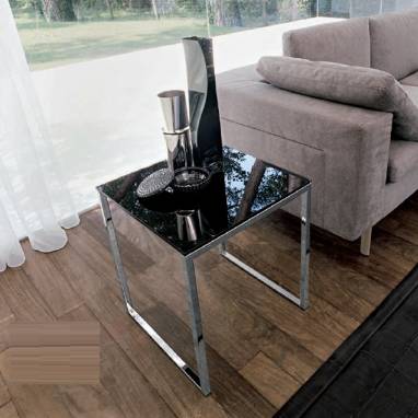 Приставной столик