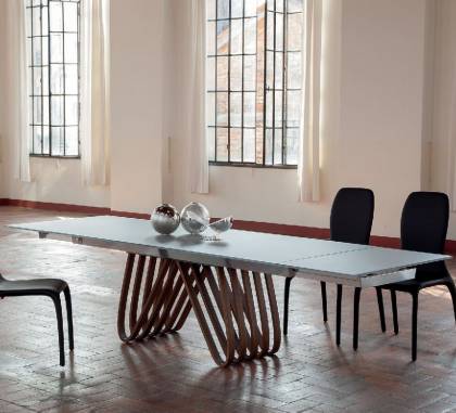 Обеденный стол