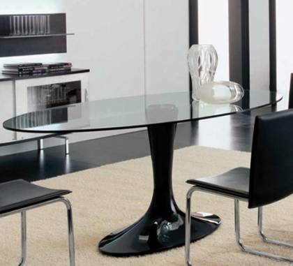 Обеденный стол