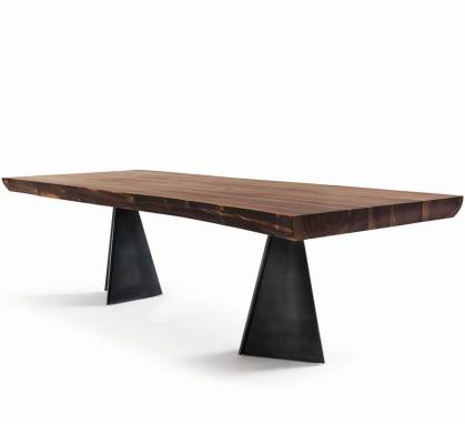 Обеденный стол