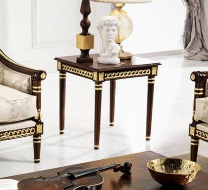 Приставной столик