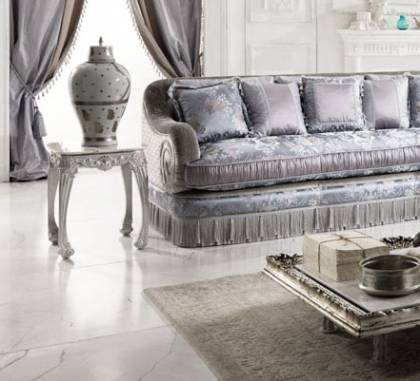 Приставной столик