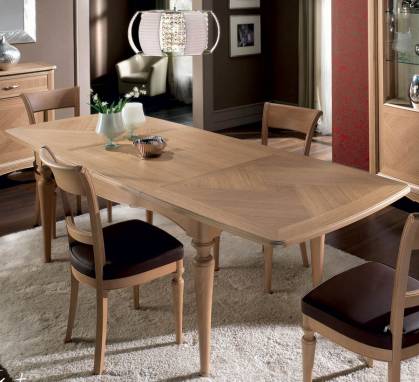 Обеденный стол