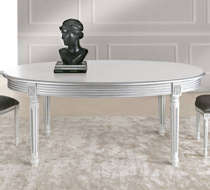 Обеденный стол