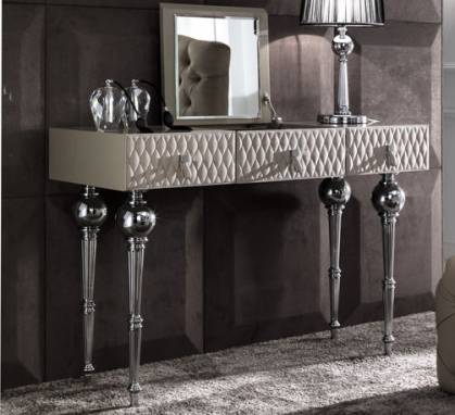 Туалетный столик