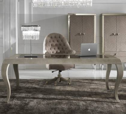 Письменный стол