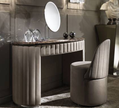 Туалетный столик