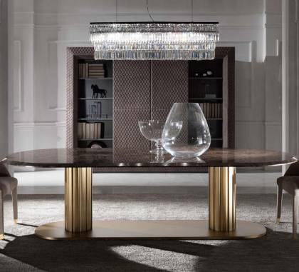 Обеденный стол