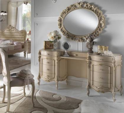 Туалетный столик