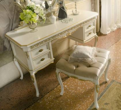 Туалетный столик