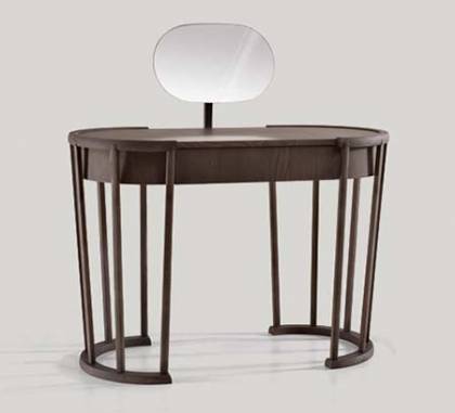 Туалетный столик