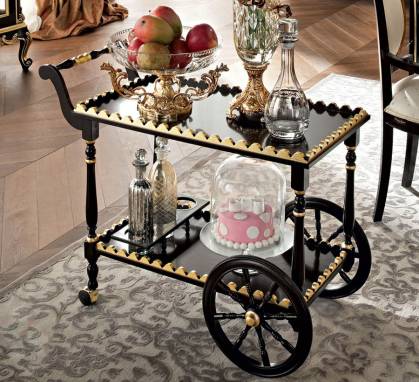 Сервировочный столик