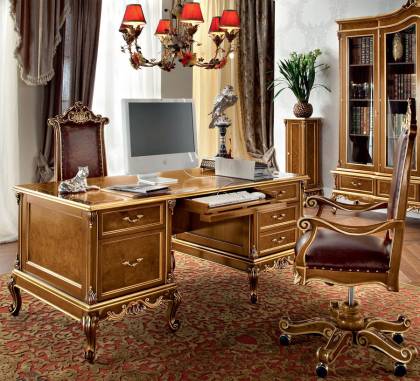 Письменный стол