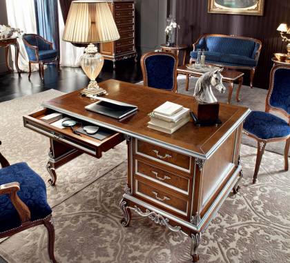 Письменный стол