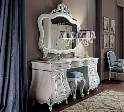 Туалетный столик