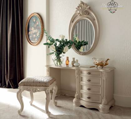 Туалетный столик