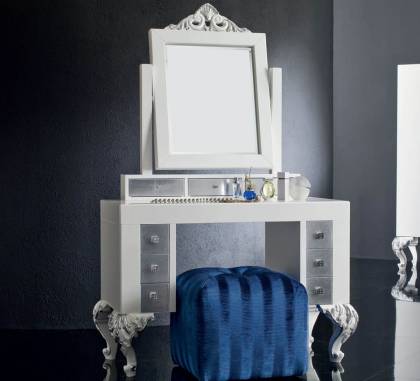 Туалетный столик