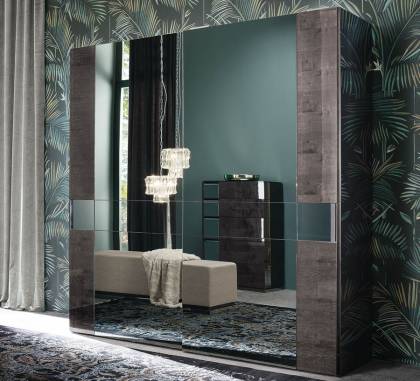 Шкаф гардеробный