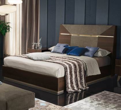 Кровать двуспальная