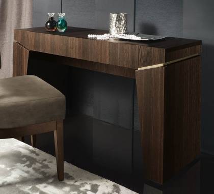 Туалетный столик