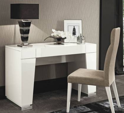 Туалетный столик