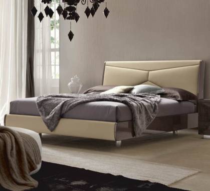 Кровать двуспальная