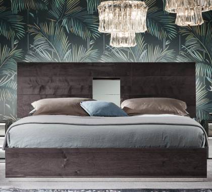 Кровать двуспальная