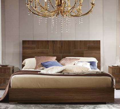 Кровать двуспальная