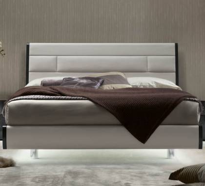 Кровать двуспальная