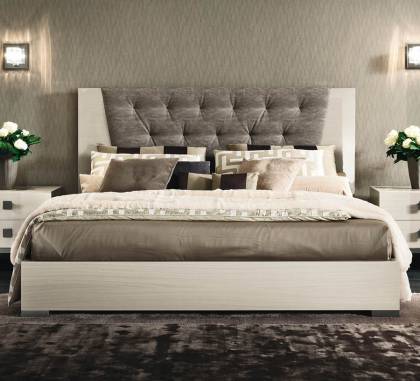 Кровать двуспальная