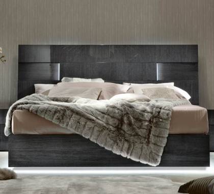 Кровать двуспальная