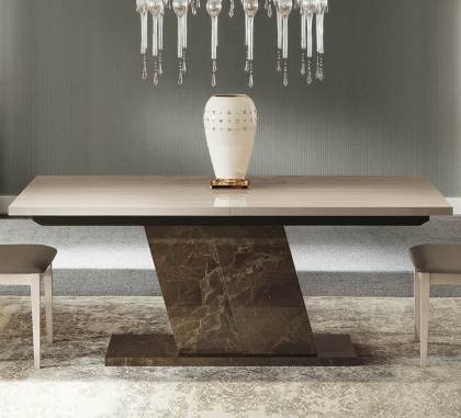 Обеденный стол