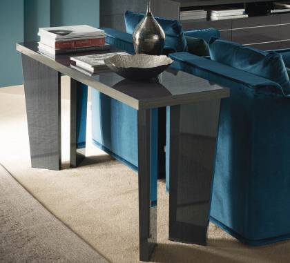 Приставной столик