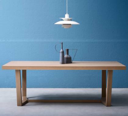 Обеденный стол