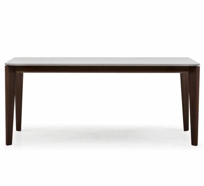 Обеденный стол