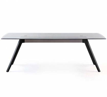 Обеденный стол