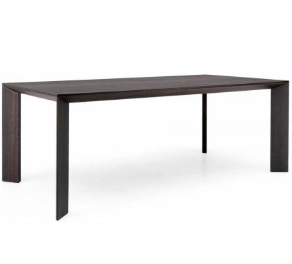 Обеденный стол