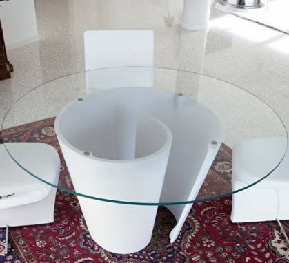 Обеденный стол