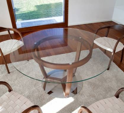 Обеденный стол