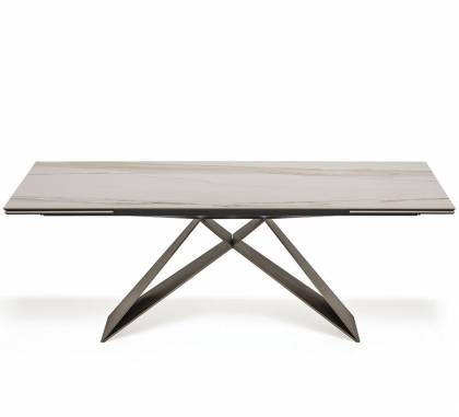 Обеденный стол