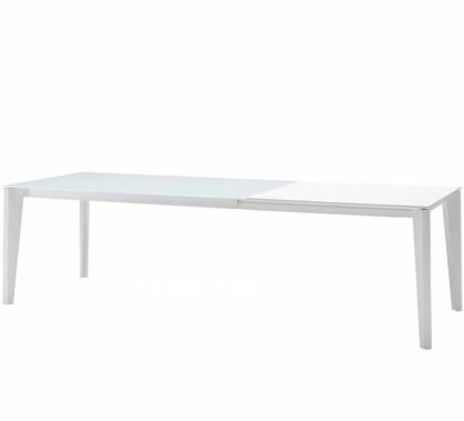 Обеденный стол