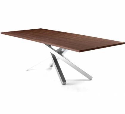 Обеденный стол