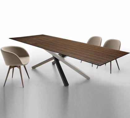 Обеденный стол