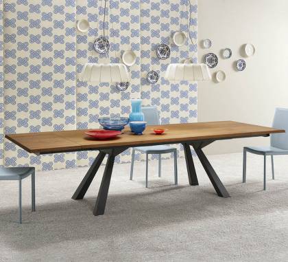 Обеденный стол