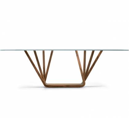 Обеденный стол