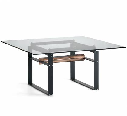 Обеденный стол