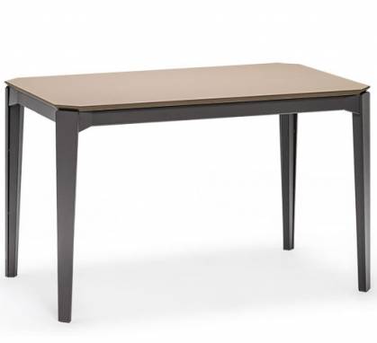 Обеденный стол