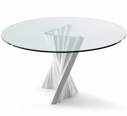 Обеденный стол