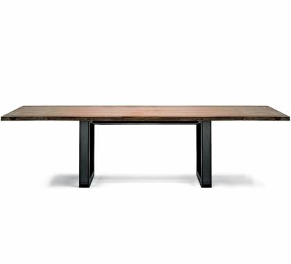 Обеденный стол